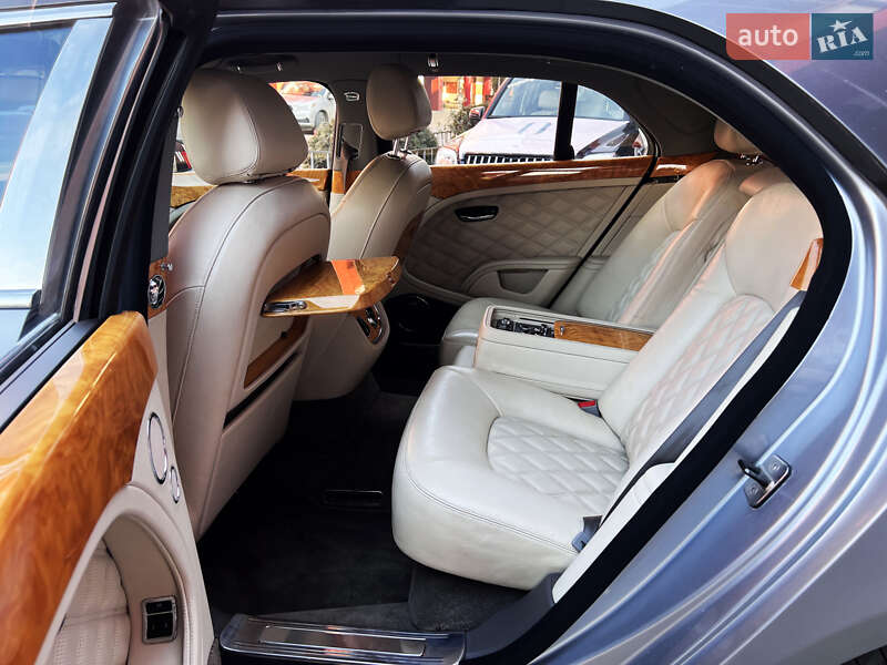 Седан Bentley Mulsanne 2010 в Львове
