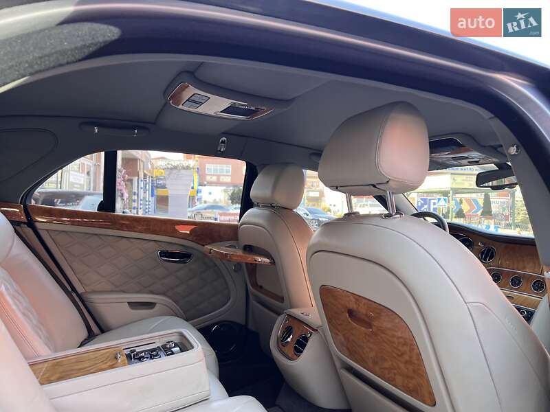 Седан Bentley Mulsanne 2010 в Львове