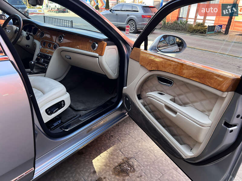 Седан Bentley Mulsanne 2010 в Львове
