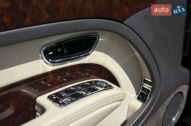 Седан Bentley Mulsanne 2015 в 