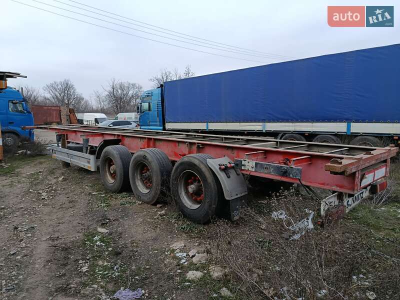 Контейнеровоз напівпричіп Berger N32 2004 в Первомайську