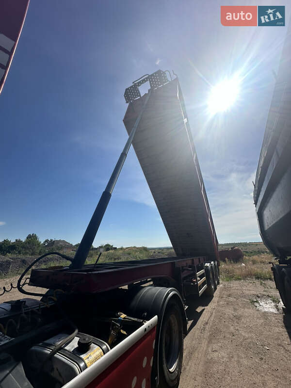 Самоскид напівпричіп Berger SAPL 2005 в Олександрівці