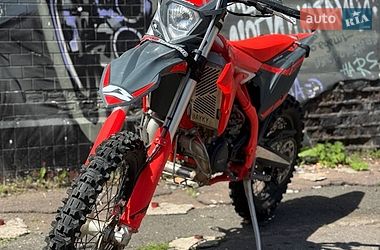 Мотоцикл Позашляховий (Enduro) Beta RR 2T 2025 в Києві фото 6 Мотоцикл Позашляховий (Enduro) Beta RR 2T 2025 в Києві