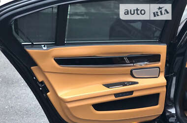 Седан BMW-Alpina B7 2012 в 