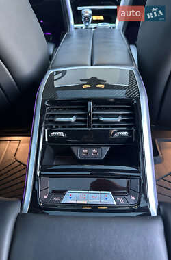Купе BMW-Alpina B8 Gran Coupe 2021 в 