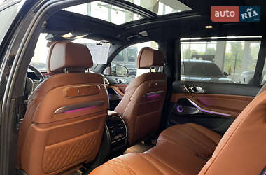 Позашляховик / Кросовер BMW-Alpina XB7 2022 в 