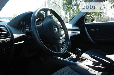 Седан BMW 1 Series 2009 в 