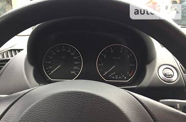 Хетчбек BMW 1 Series 2009 в 