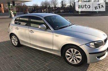 Хетчбек BMW 1 Series 2011 в 