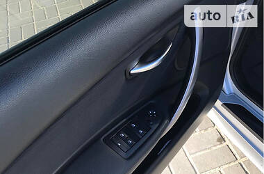 Хетчбек BMW 1 Series 2011 в 