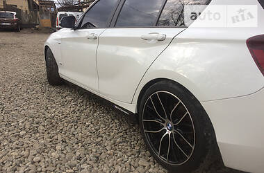 Хетчбек BMW 1 Series 2012 в 