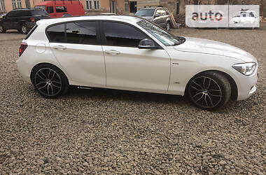 Хетчбек BMW 1 Series 2012 в 