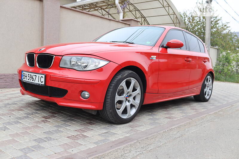 Хетчбек BMW 1 Series 2005 в 