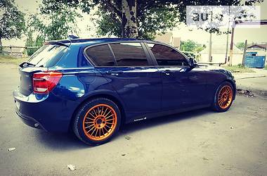 Хетчбек BMW 1 Series 2015 в 