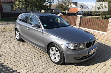 Хэтчбек BMW 1 Series 2010 в Коломые