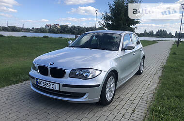 Хэтчбек BMW 1 Series 2010 в Ковеле