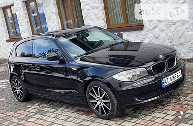 Хэтчбек BMW 1 Series 2010 в Коломые