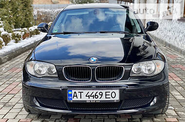 Хэтчбек BMW 1 Series 2010 в Коломые