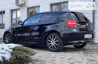 Хэтчбек BMW 1 Series 2010 в Коломые