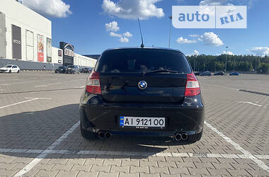 Хэтчбек BMW 1 Series 2005 в Вишневом