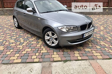 Хэтчбек BMW 1 Series 2010 в Калуше