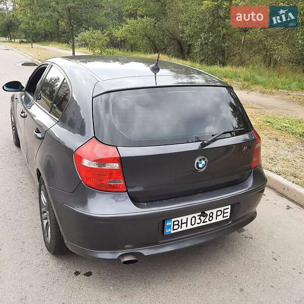 Хэтчбек BMW 1 Series 2007 в Запорожье
