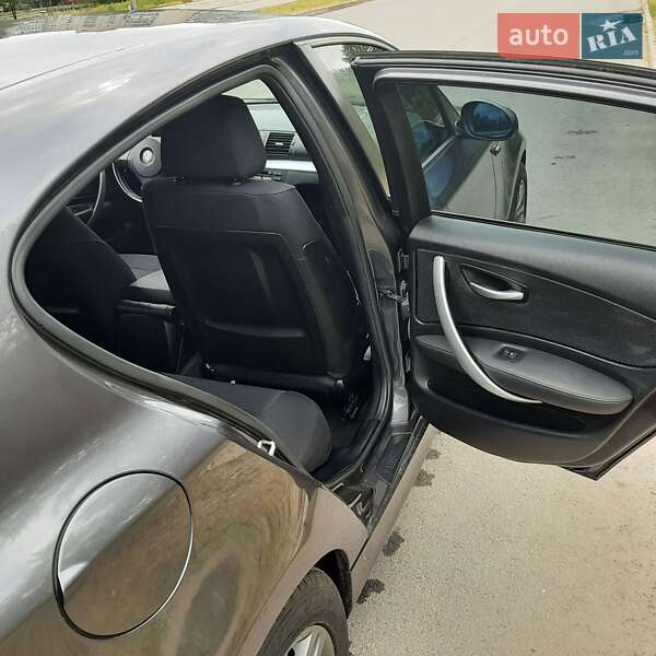 Хэтчбек BMW 1 Series 2007 в Запорожье