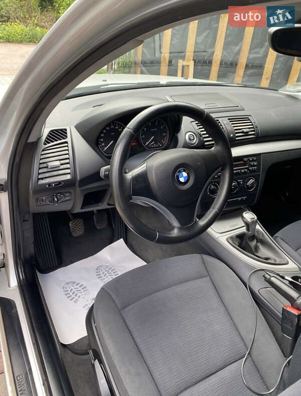 Хэтчбек BMW 1 Series 2008 в Староконстантинове