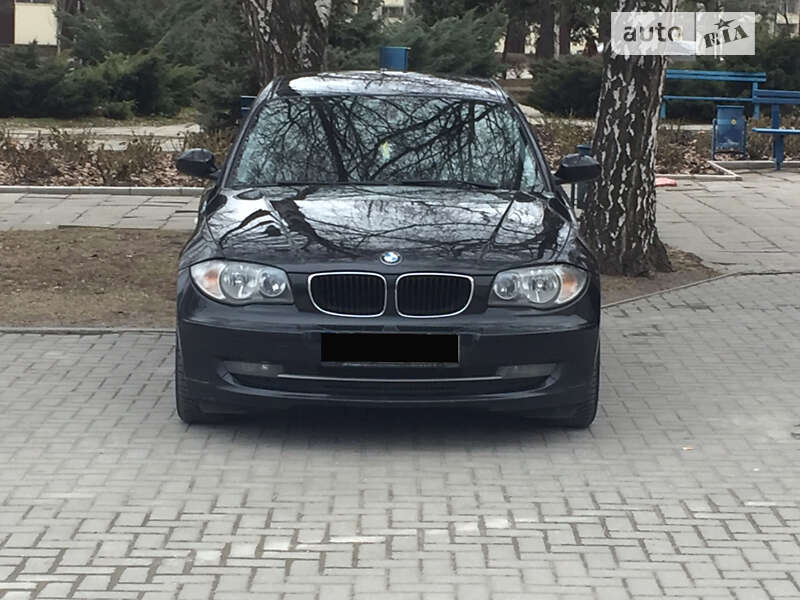 Хэтчбек BMW 1 Series 2007 в Запорожье