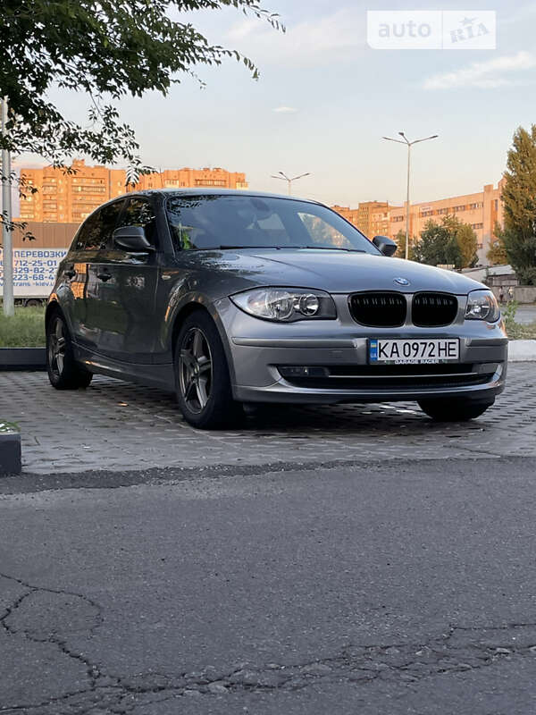 Хэтчбек BMW 1 Series 2010 в Киеве