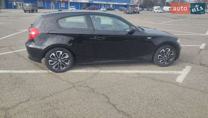 Хетчбек BMW 1 Series 2009 в Києві