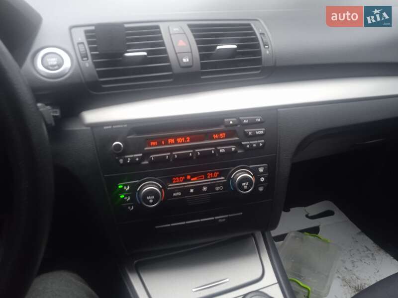 Хэтчбек BMW 1 Series 2009 в Волочиске