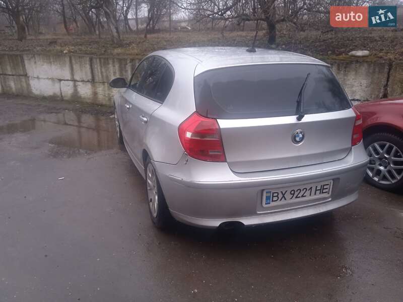 Хэтчбек BMW 1 Series 2009 в Волочиске