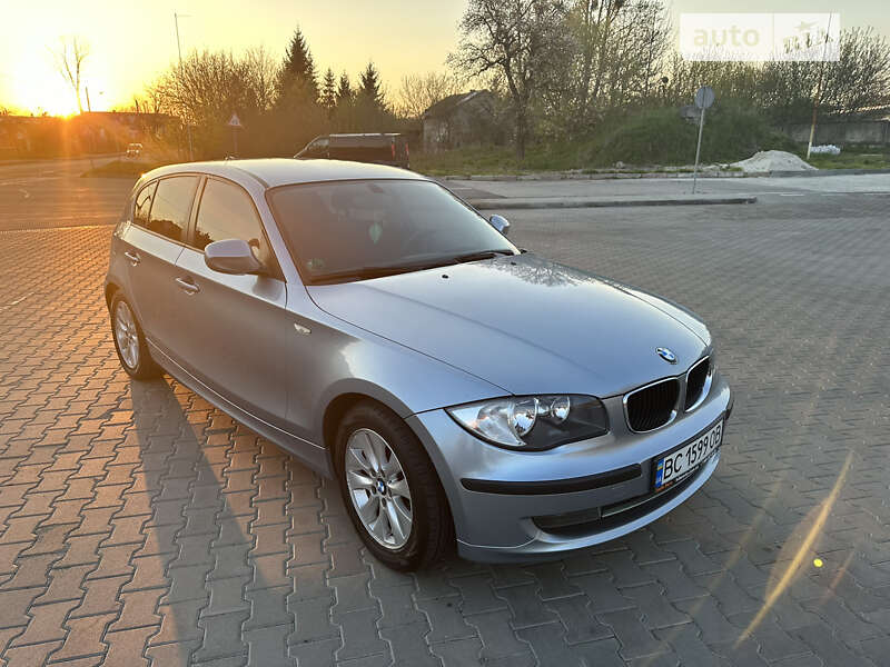 Хэтчбек BMW 1 Series 2009 в Львове