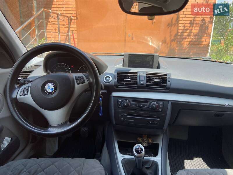 Хэтчбек BMW 1 Series 2005 в Киеве фото 9 Хэтчбек BMW 1 Series 2005 в Киеве