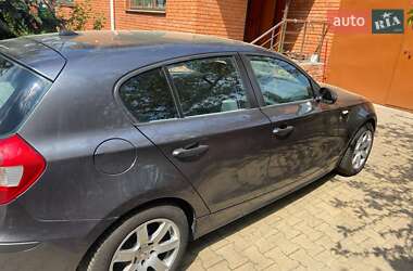 Хэтчбек BMW 1 Series 2005 в Киеве