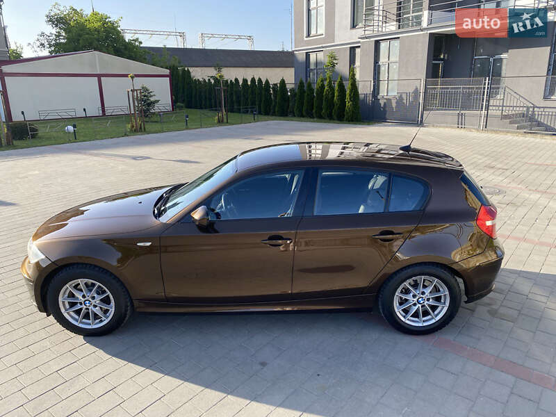 Хэтчбек BMW 1 Series 2011 в Ивано-Франковске