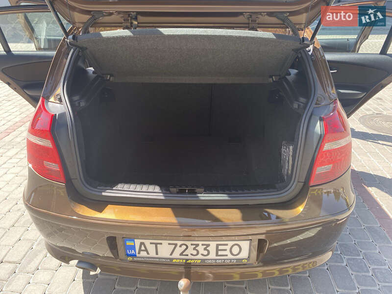 Хэтчбек BMW 1 Series 2011 в Ивано-Франковске
