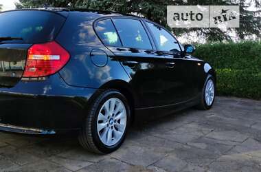 Хэтчбек BMW 1 Series 2007 в Самборе