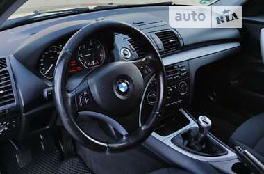 Хэтчбек BMW 1 Series 2007 в Самборе