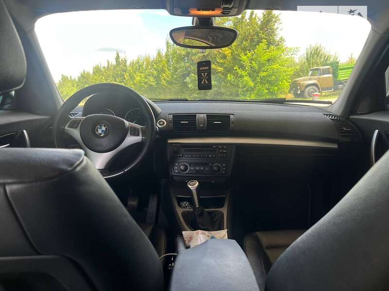 Хэтчбек BMW 1 Series 2005 в Черновцах