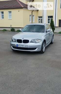 Хэтчбек BMW 1 Series 2010 в 