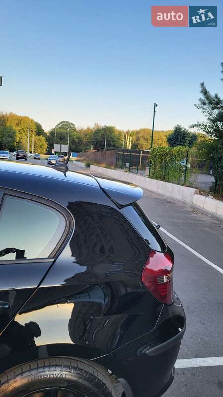Хэтчбек BMW 1 Series 2010 в Днепре