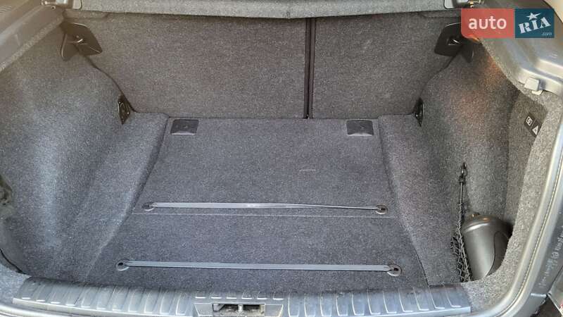 Хэтчбек BMW 1 Series 2010 в Днепре