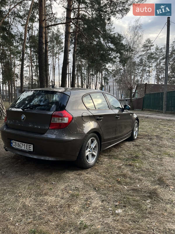 Хэтчбек BMW 1 Series 2006 в Чернигове