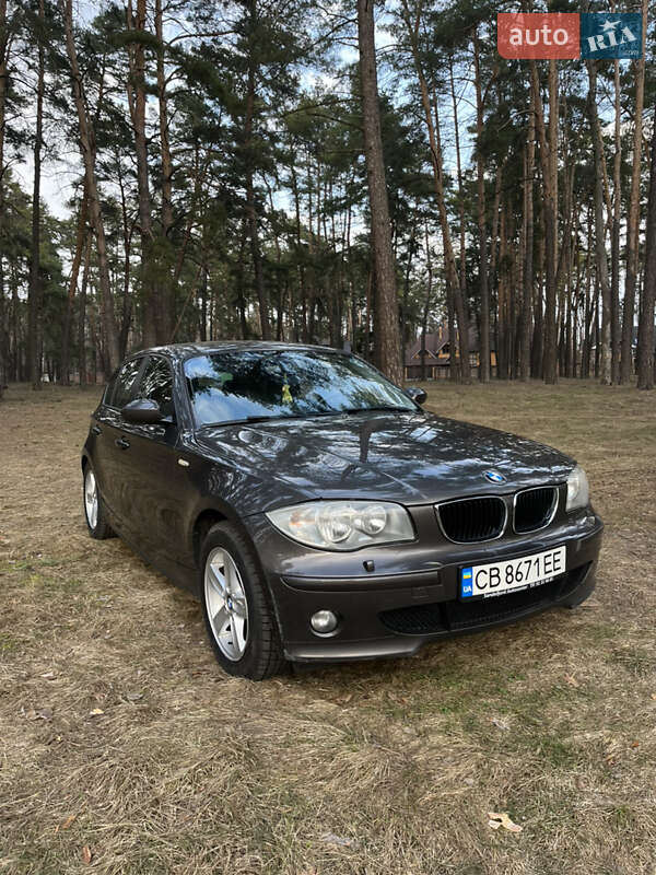 Хэтчбек BMW 1 Series 2006 в Чернигове