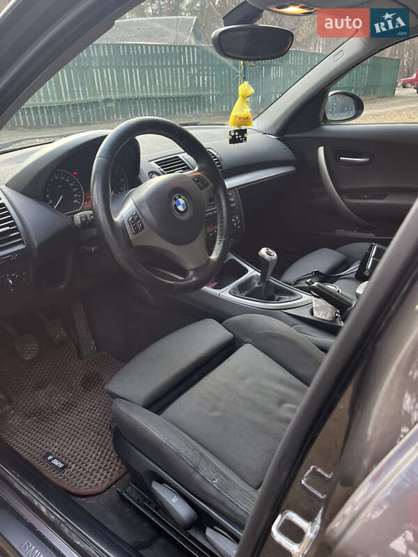 Хэтчбек BMW 1 Series 2006 в Чернигове
