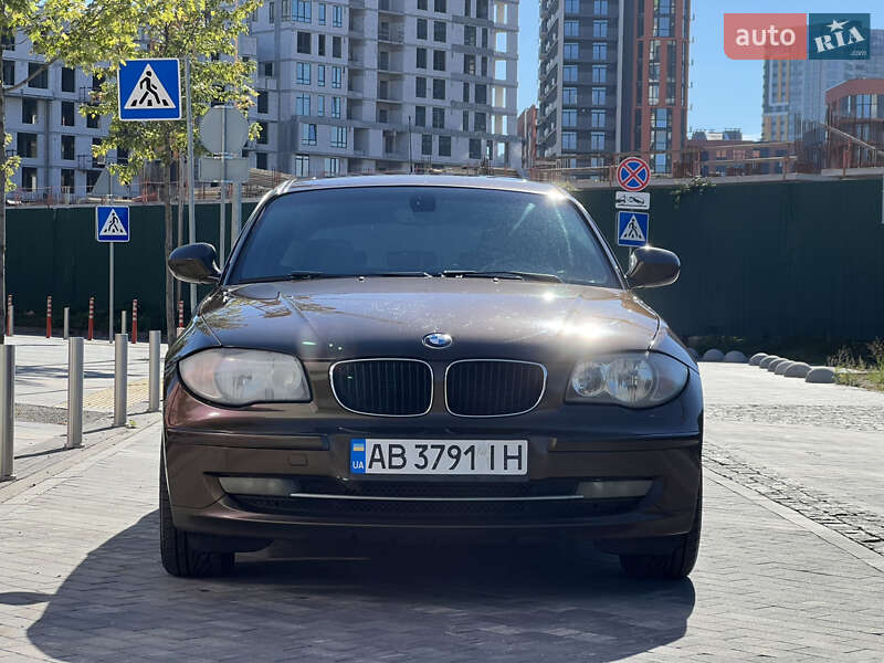 Хетчбек BMW 1 Series 2011 в Києві фото 7 Хетчбек BMW 1 Series 2011 в Києві