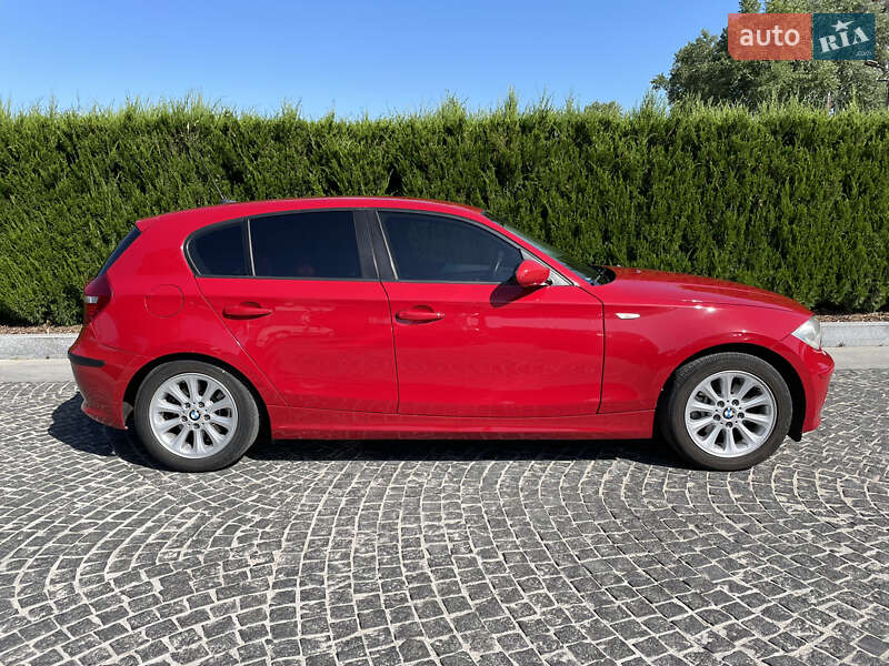 Хэтчбек BMW 1 Series 2009 в Днепре