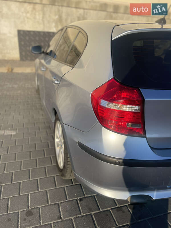 Хэтчбек BMW 1 Series 2009 в Львове